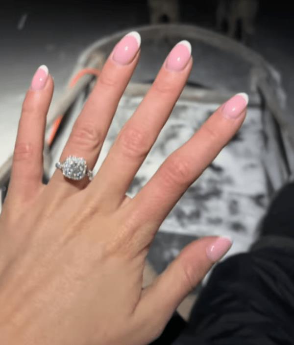 England Lio<em></em>ness Chloe Kelly, 25, engaged after swoo<em></em>nworthy proposal